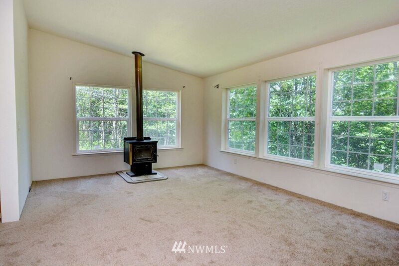 20215 Tveit Road Arlington, WA 98223 - Photo 2 of 16