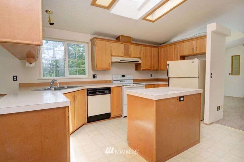 20215 Tveit Road Arlington, WA 98223 - Photo 3 of 16