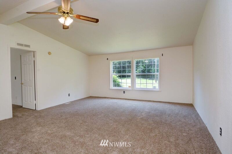 20215 Tveit Road Arlington, WA 98223 - Photo 9 of 16