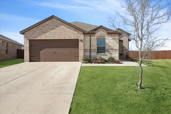 $335,000 | 105 Driftoak Drive, Boyd, TX 76023
