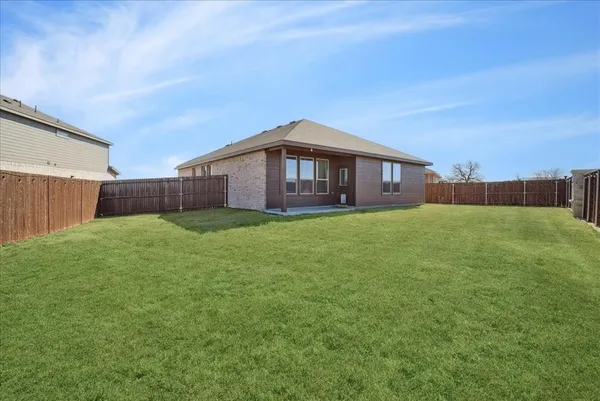 $335,000 | 105 Driftoak Drive, Boyd, TX 76023