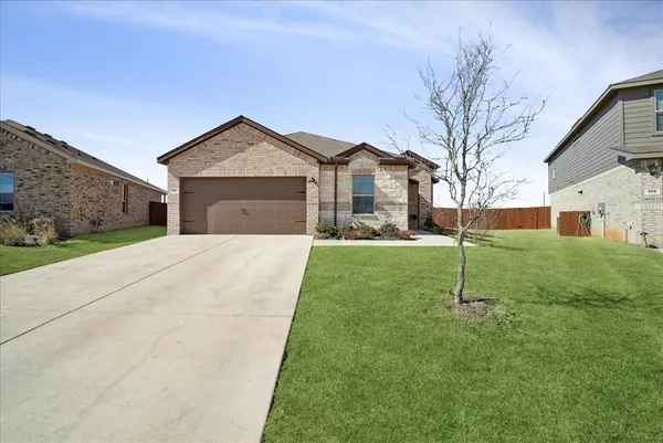 $335,000 | 105 Driftoak Drive, Boyd, TX 76023
