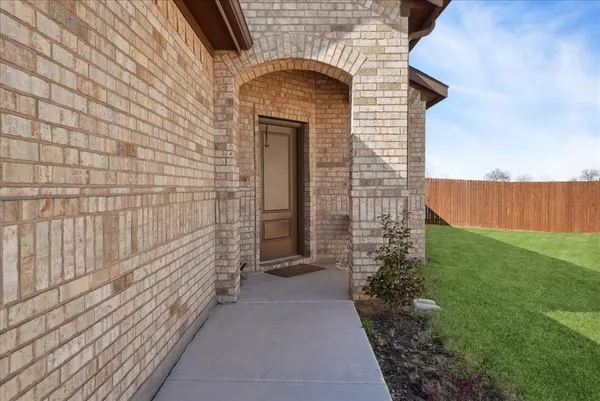 $335,000 | 105 Driftoak Drive, Boyd, TX 76023