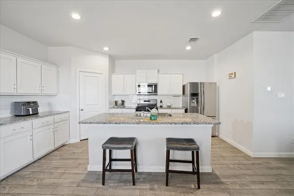 $335,000 | 105 Driftoak Drive, Boyd, TX 76023