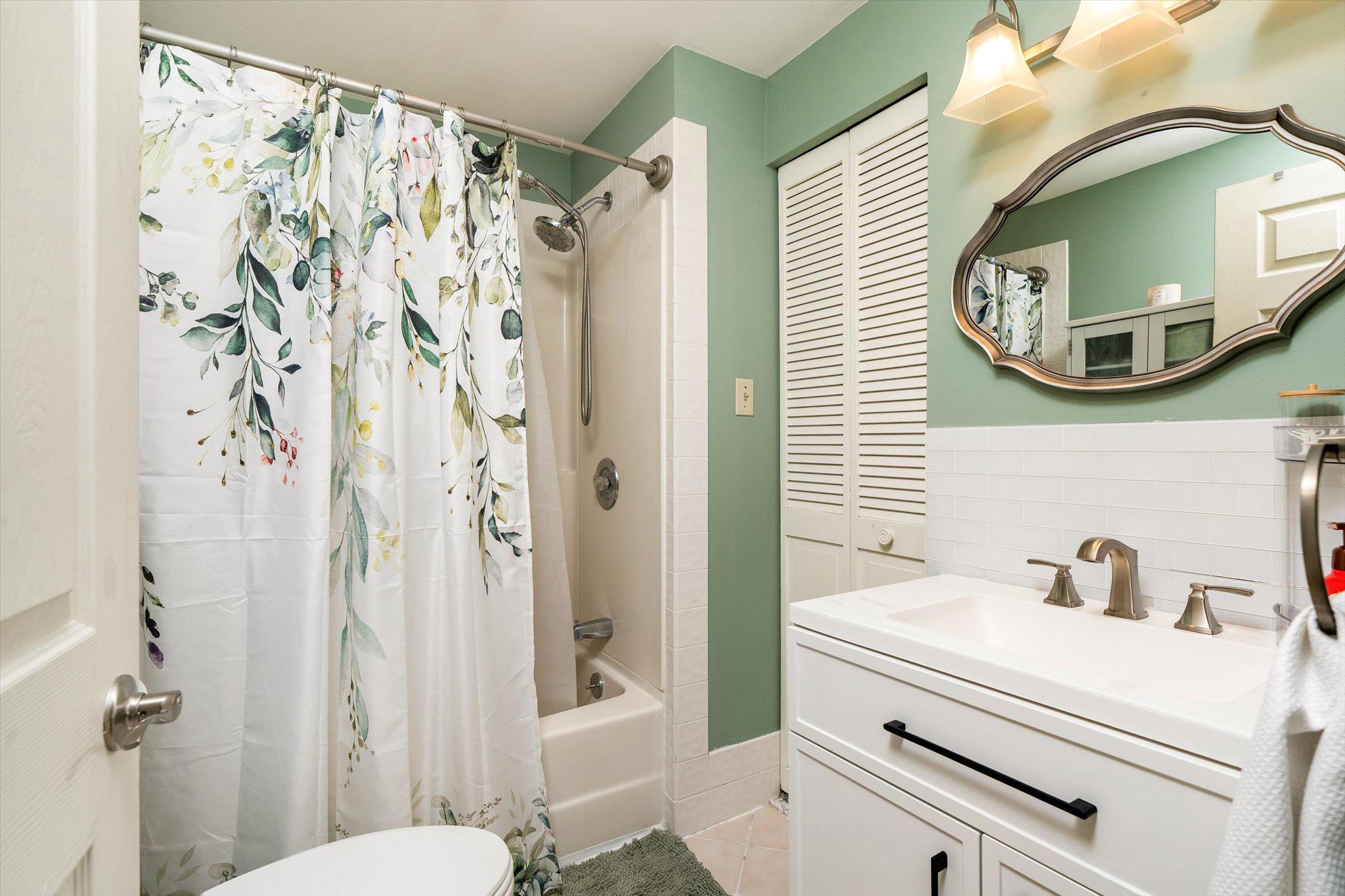 32 Lincoln Avenue Clementon, NJ 08021 - Photo 18 of 32 Full bathroom