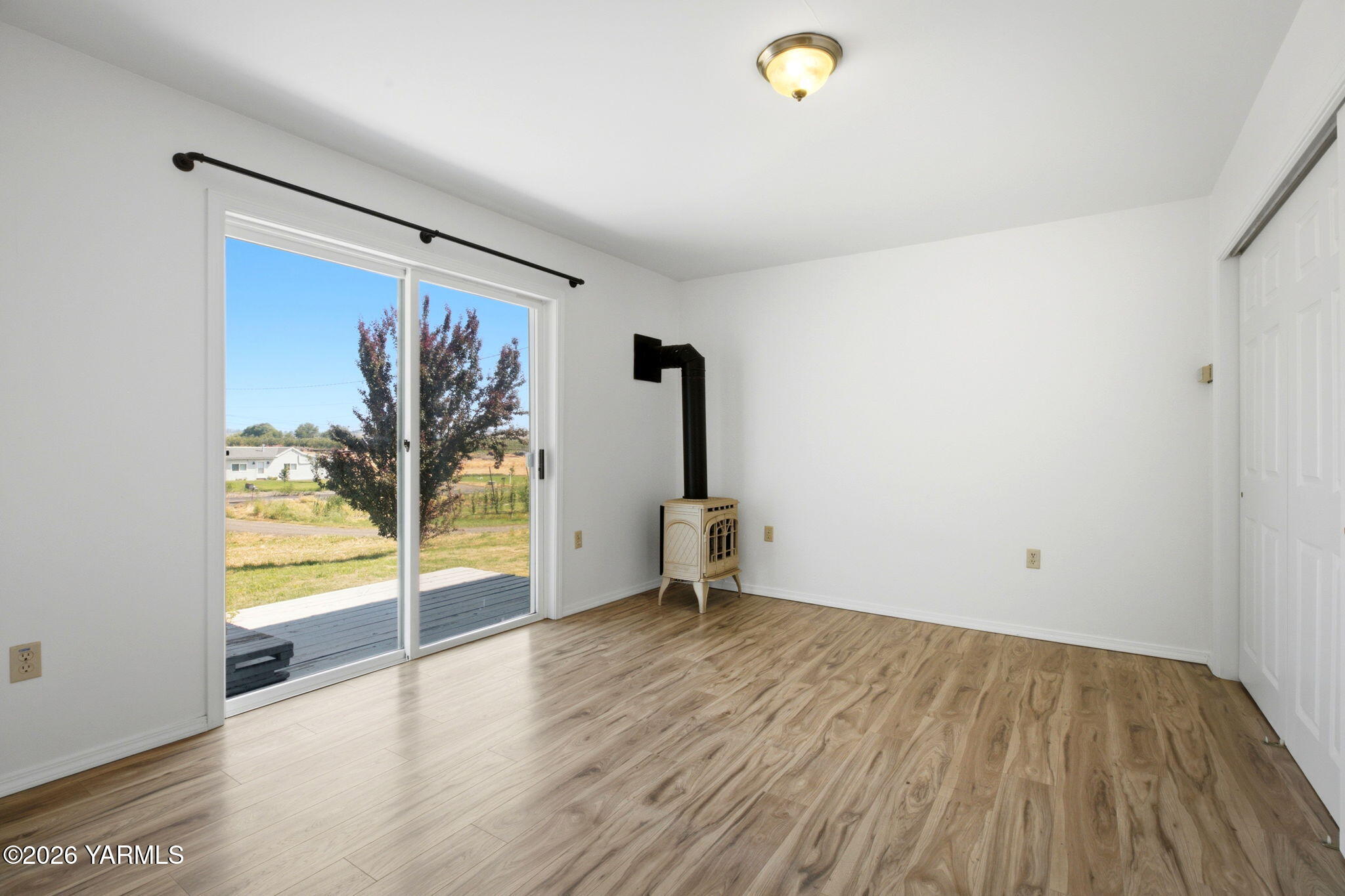 1660 Thompson Road Cowiche, WA 98923 - Photo 19 of 27 Bedroom 1