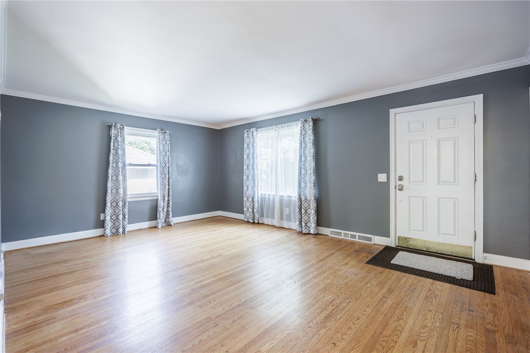 70 Highwood Road Irondequoit, NY 14609 - Photo 6 of 32