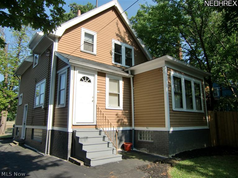 1054 Yellowstone Road Cleveland, OH 44121 - Photo 17 of 19