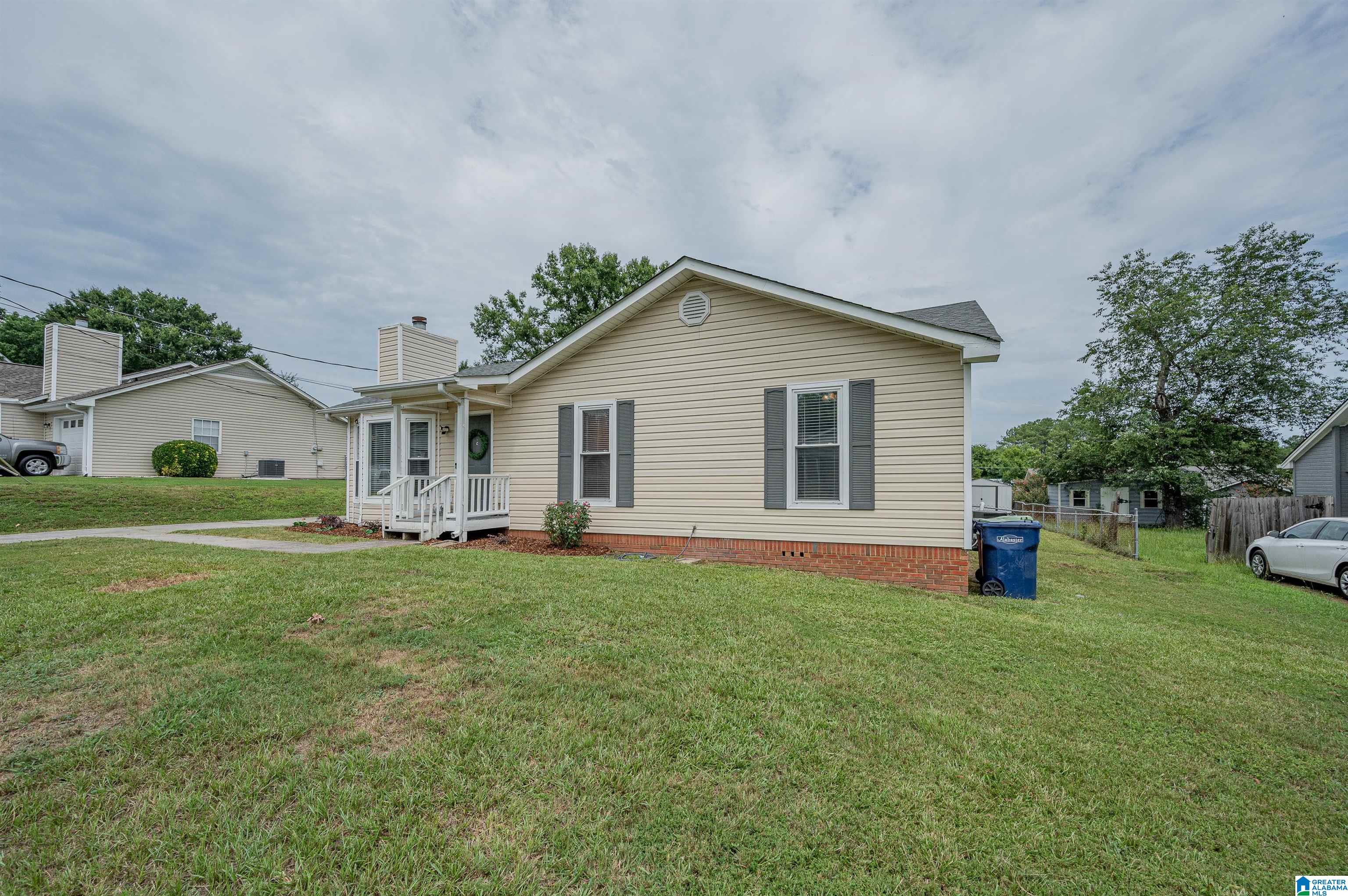 108 Dolphin Court Alabaster, AL 35007 - Photo 2 of 36