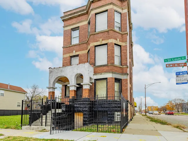$296,000 | 1600 South St Louis Avenue, Chicago, IL 60623