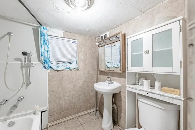 $296,000 | 1600 South St Louis Avenue, Chicago, IL 60623