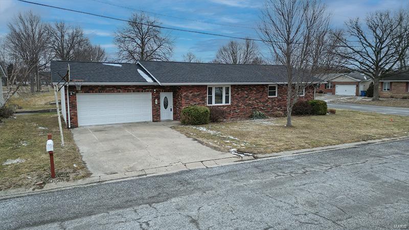 5 Sunray Drive Highland, IL 62249 - Photo 1 of 28