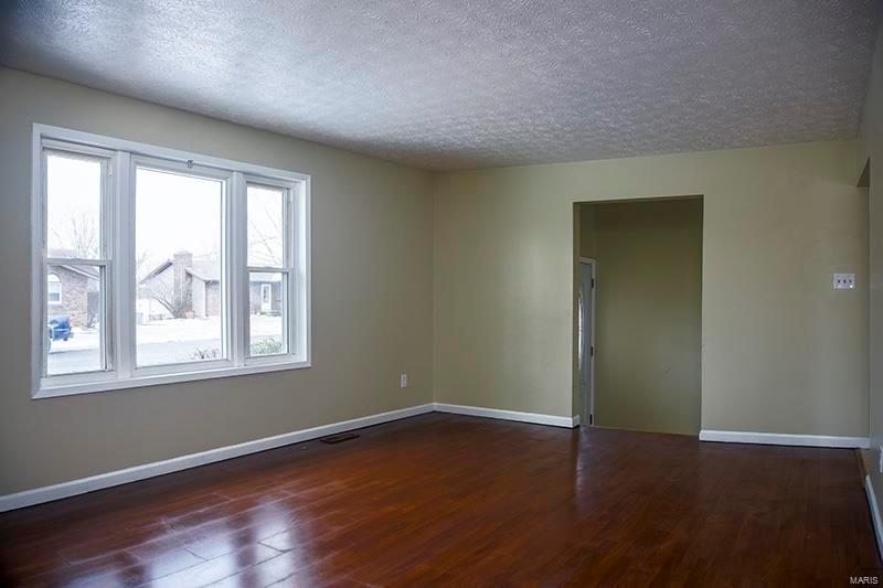 5 Sunray Drive Highland, IL 62249 - Photo 4 of 28