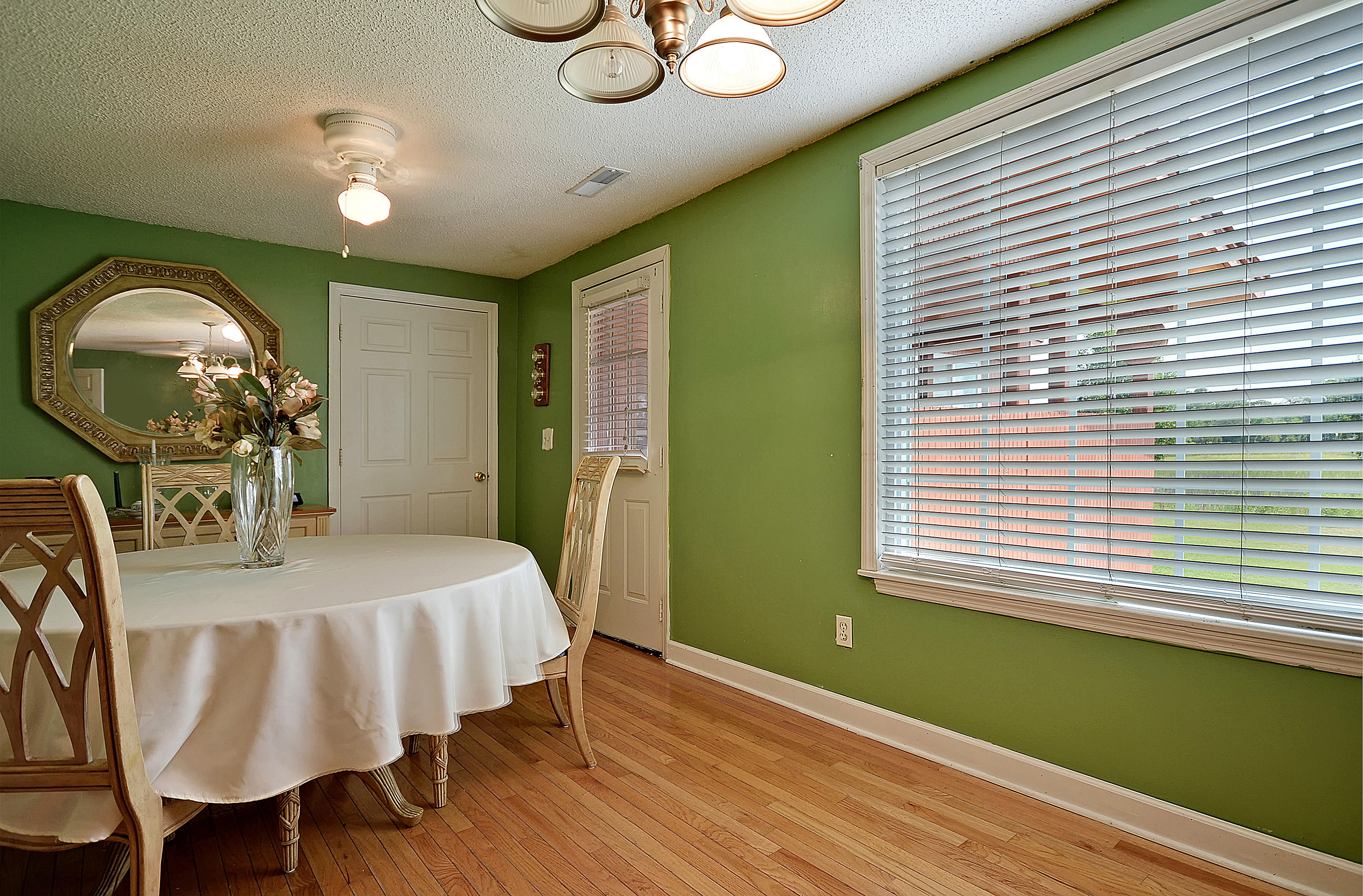 1295 River Road Johns Island, SC 29455 - Photo 9 of 36 Eat in Kitchen