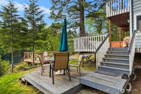 $700,000 | 61 East Orchard Beach Drive, Grapeview, WA 98546