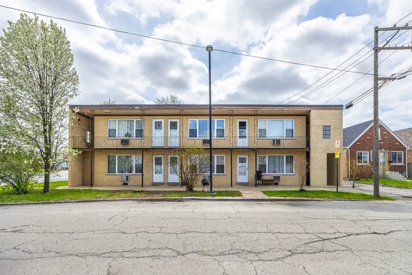 $700,000 | 6200 South Harlem Avenue, Summit, IL 60501