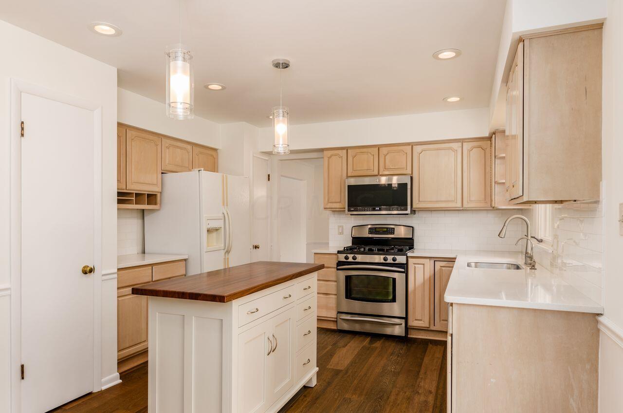 293 Weydon Road Columbus, OH 43085 - Photo 14 of 54 Kitchen