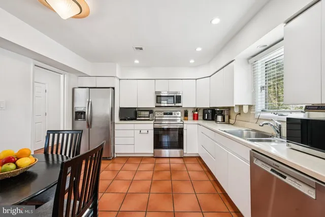 $249,900 | 301 Browning Lane, Unit 50, Cherry Hill, NJ 08003