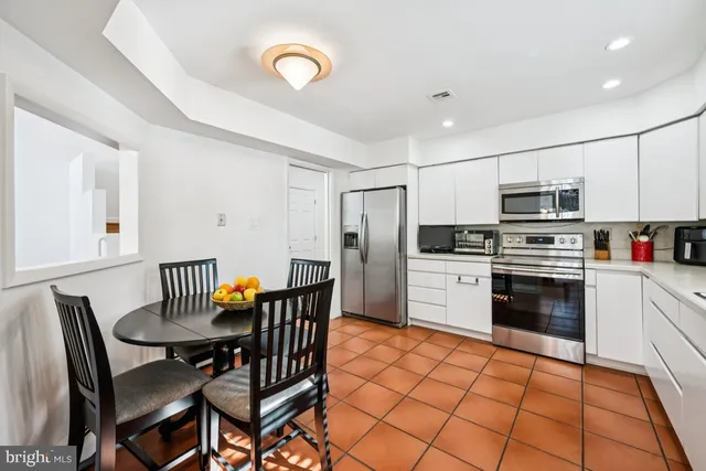 $249,900 | 301 Browning Lane, Unit 50, Cherry Hill, NJ 08003