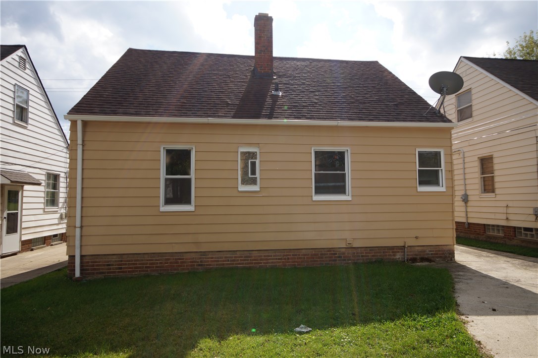 15713 Rockside Road Maple Heights, OH 44137 - Photo 3 of 11