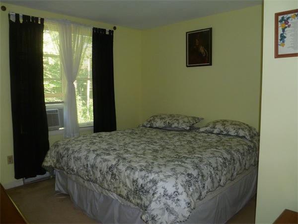 10 Meadowbrook Court, Unit 10 Oxford, MA 01540 - Photo 13 of 19
