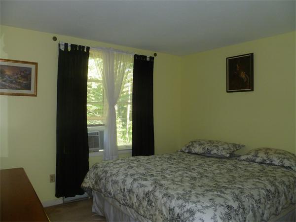 10 Meadowbrook Court, Unit 10 Oxford, MA 01540 - Photo 14 of 19