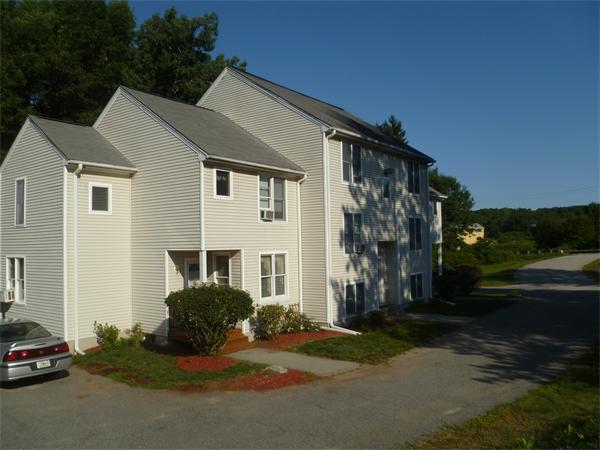 10 Meadowbrook Court, Unit 10 Oxford, MA 01540 - Photo 4 of 19