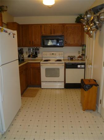 10 Meadowbrook Court, Unit 10 Oxford, MA 01540 - Photo 6 of 19