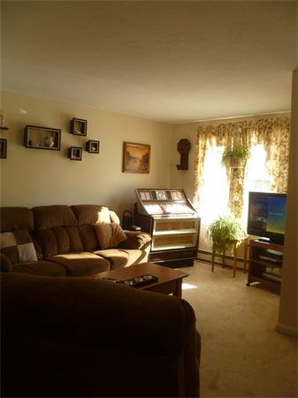 10 Meadowbrook Court, Unit 10 Oxford, MA 01540 - Photo 8 of 19