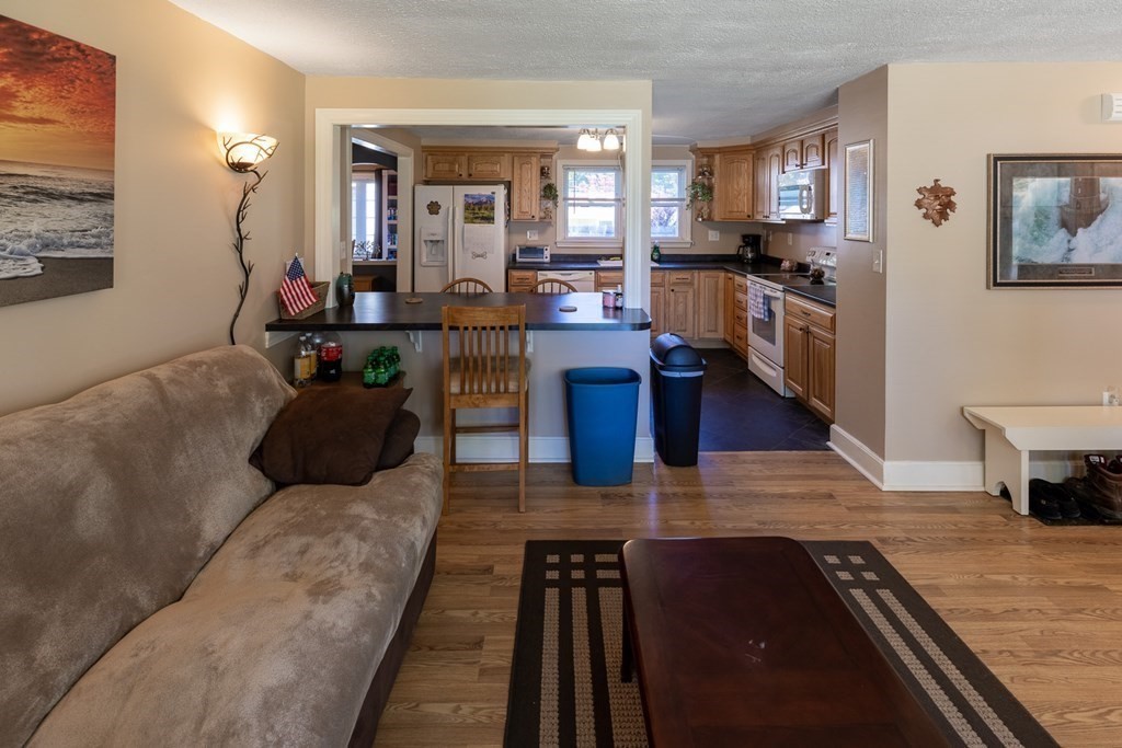 236 Maureen Road Bellingham, MA 02019 - Photo 9 of 23 Gallery Image 9