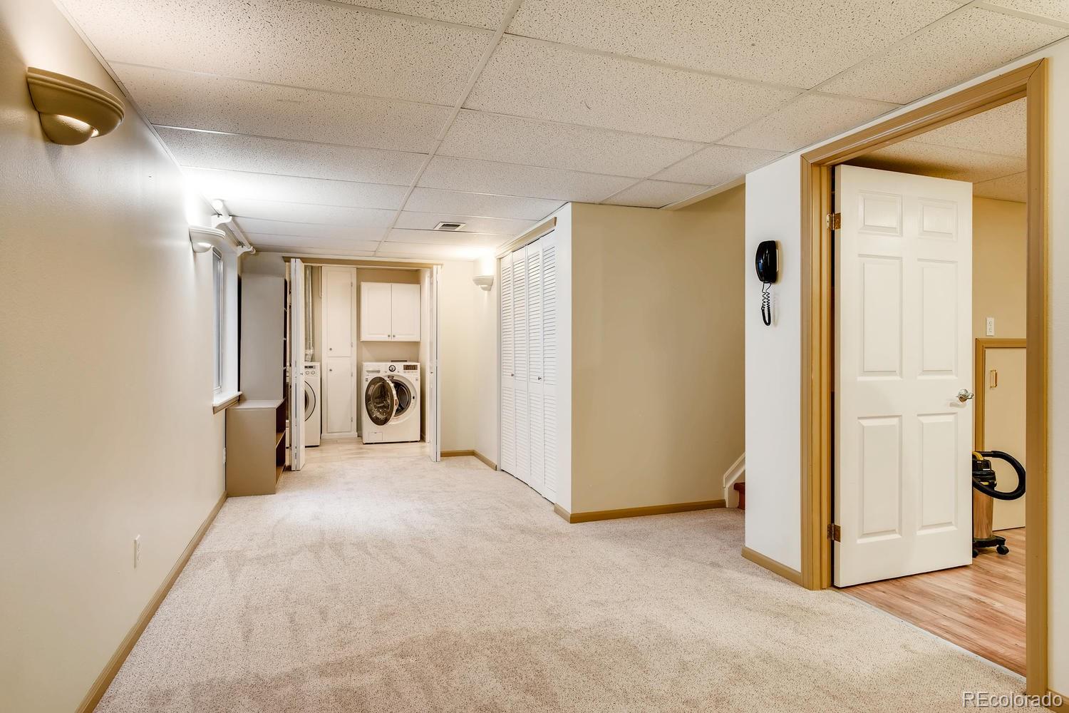 9840 South Castle Ridge Circle Highlands Ranch, CO 80129 - Photo 20 of 28 a view of an empty room