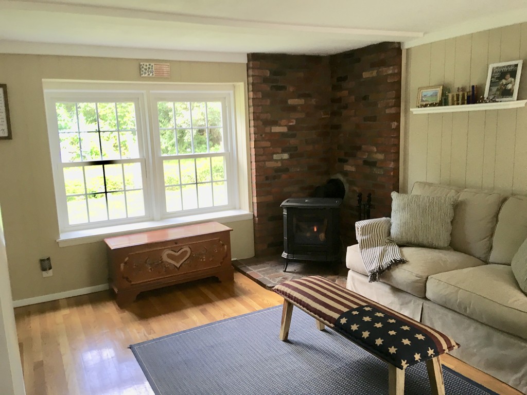 20 Meadowview Road Foxboro, MA 02035 - Photo 3 of 21 Gallery Image 3