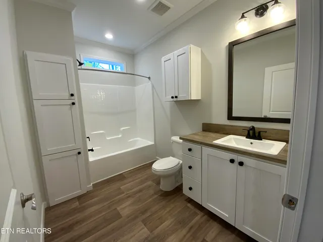 $465,000 | 436 Pilot Mountain Road, Sunbright, TN 37872