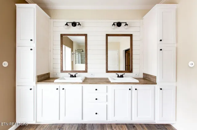 $465,000 | 436 Pilot Mountain Road, Sunbright, TN 37872