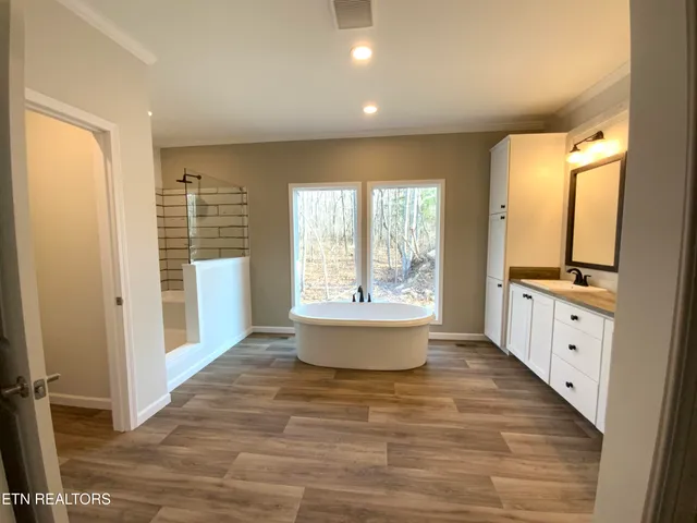 $465,000 | 436 Pilot Mountain Road, Sunbright, TN 37872