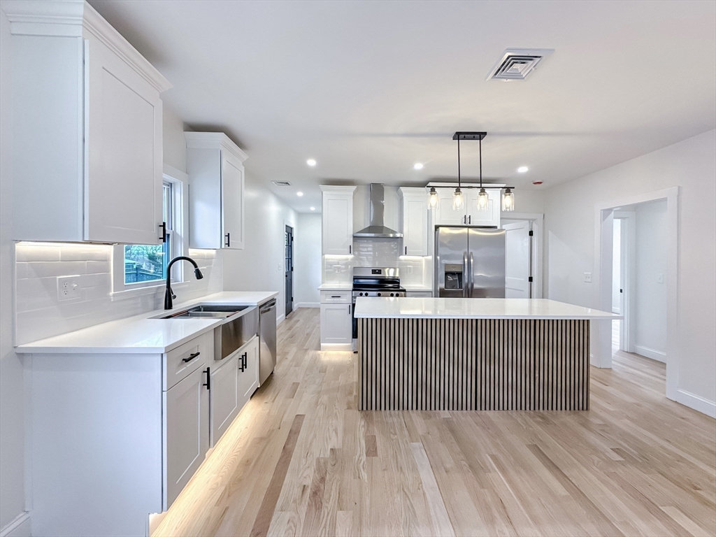 23 Murray Hill Road Medford, MA 02155 - Photo 4 of 16