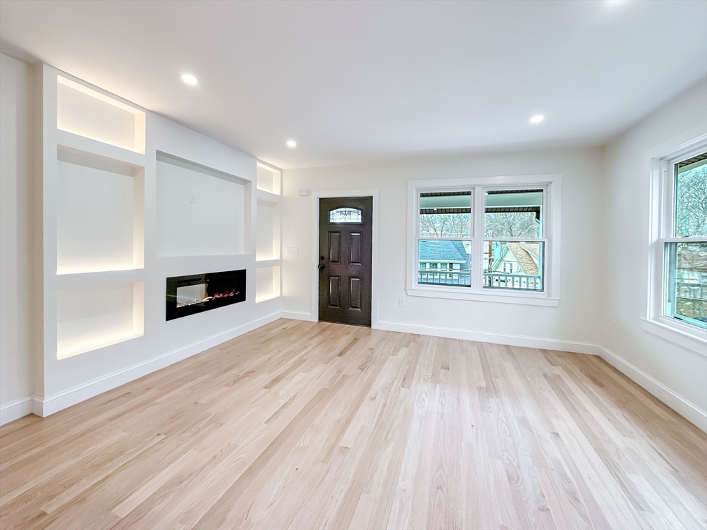 23 Murray Hill Road Medford, MA 02155 - Photo 9 of 16