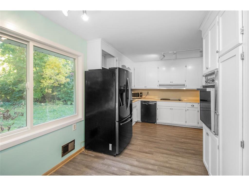 560 Spring Street Mendota Heights, MN 55118 - Photo 17 of 30 Gallery Image 17