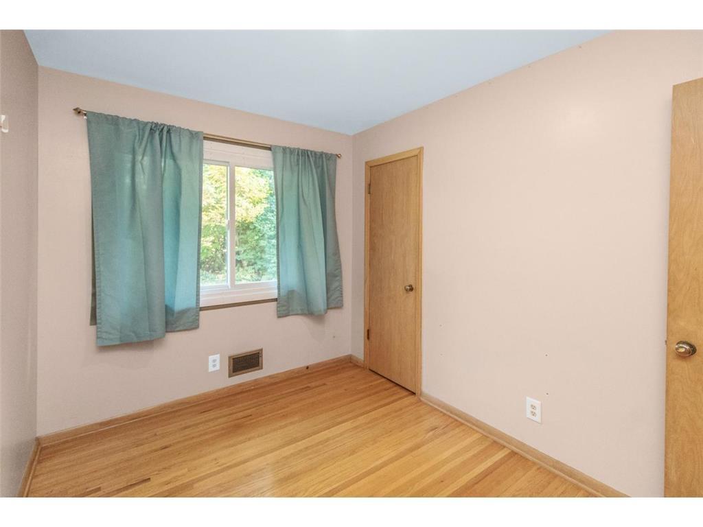 560 Spring Street Mendota Heights, MN 55118 - Photo 22 of 30 Gallery Image 22
