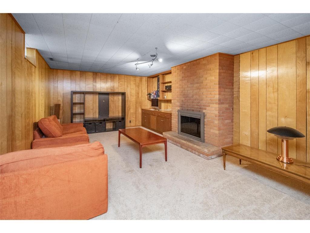 560 Spring Street Mendota Heights, MN 55118 - Photo 23 of 30 Gallery Image 23