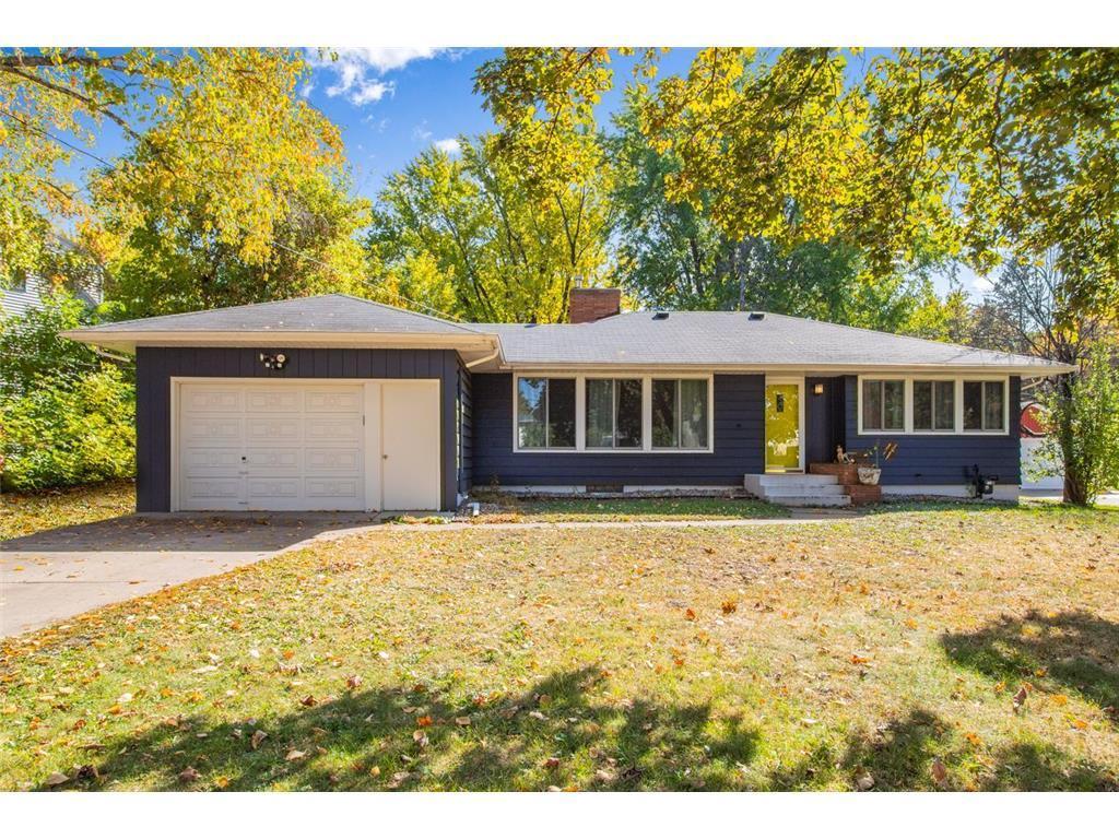 560 Spring Street Mendota Heights, MN 55118 - Photo 4 of 30 Gallery Image 4