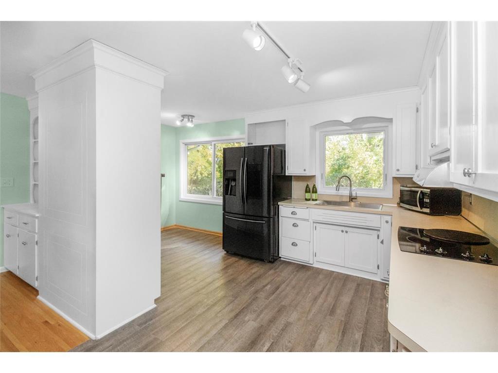 560 Spring Street Mendota Heights, MN 55118 - Photo 10 of 30 Gallery Image 10