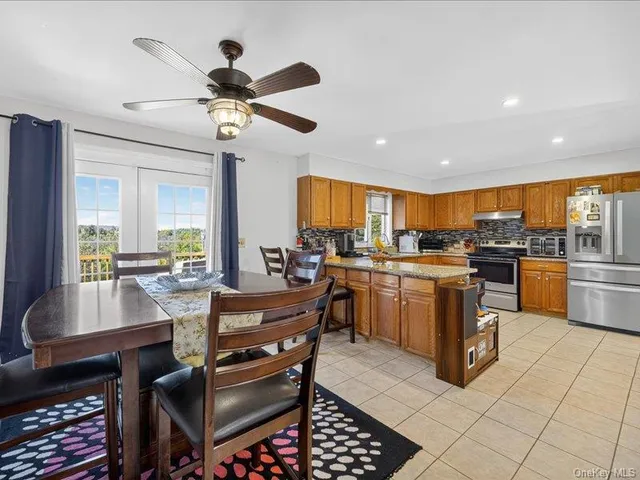 $600,000 | 50 Cunningham Lane, Poughquag, NY 12570