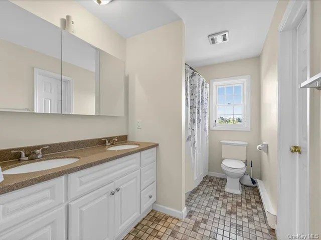 $600,000 | 50 Cunningham Lane, Poughquag, NY 12570