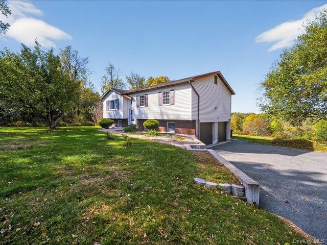 $600,000 | 50 Cunningham Lane, Poughquag, NY 12570