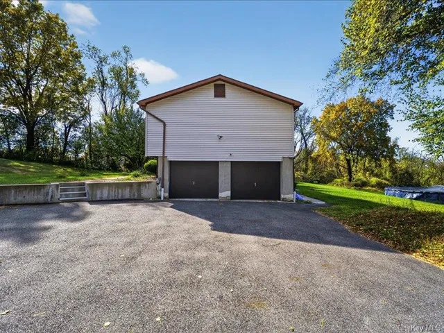 $600,000 | 50 Cunningham Lane, Poughquag, NY 12570