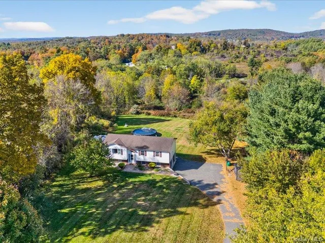 $600,000 | 50 Cunningham Lane, Poughquag, NY 12570