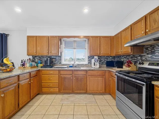 $600,000 | 50 Cunningham Lane, Poughquag, NY 12570