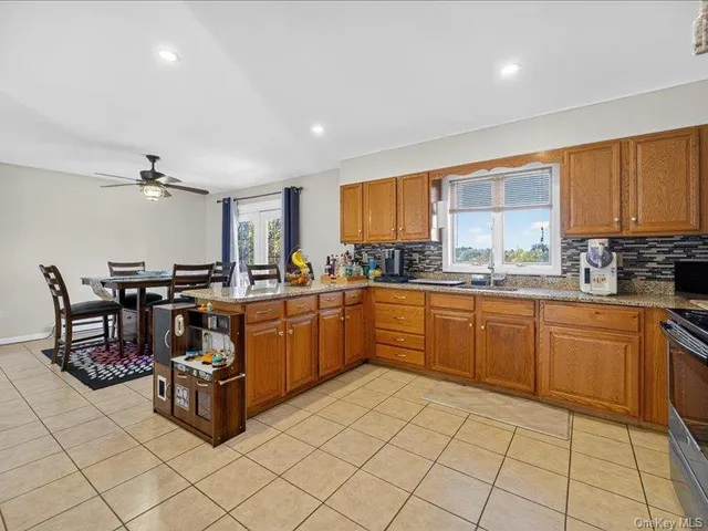 $600,000 | 50 Cunningham Lane, Poughquag, NY 12570