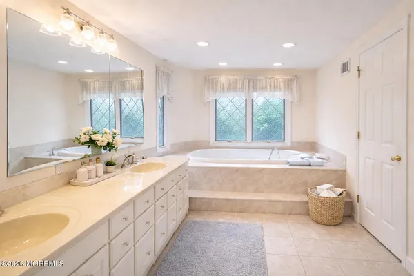 $899,999 | 255 Double Creek Parkway, Freehold, NJ 07728